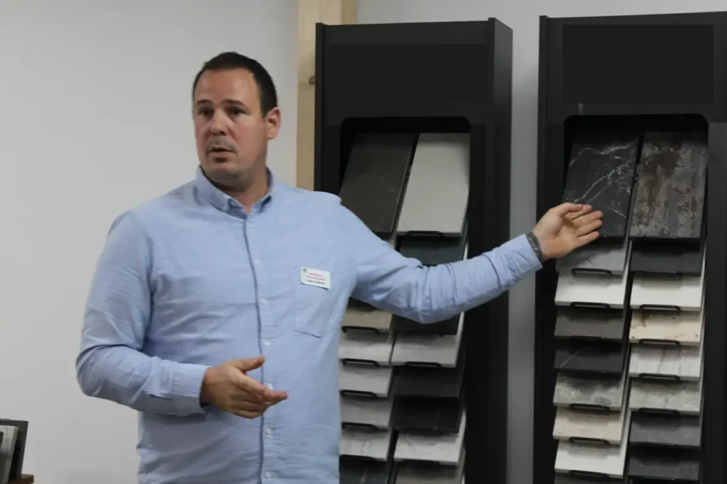 La marbrerie Pierre & Céramic conseille et accompagne ses clients pour le choix de leurs pierres naturelles et de leurs céramiques