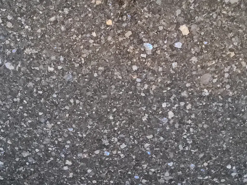 Granit Labrador Volga